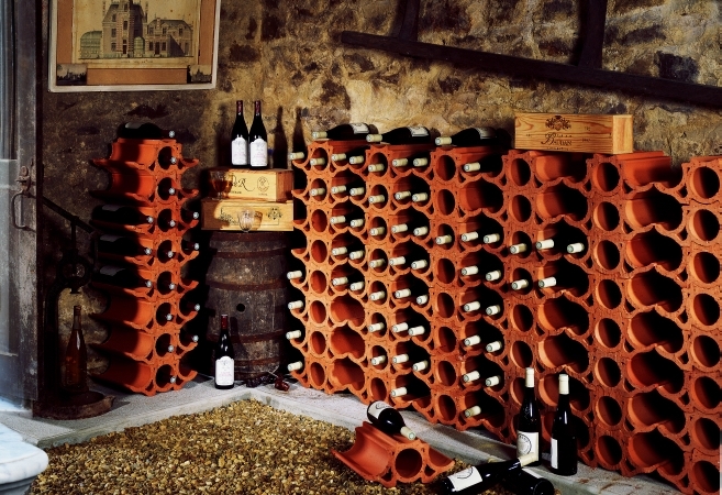 ceramiczny stojak na wino